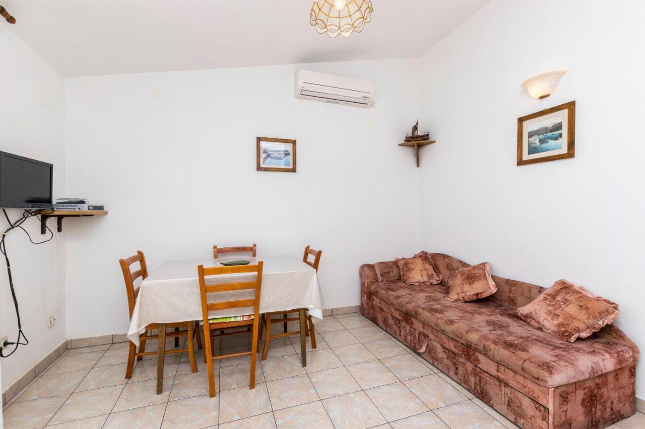 Apartments Neda Трогир Экстерьер фото